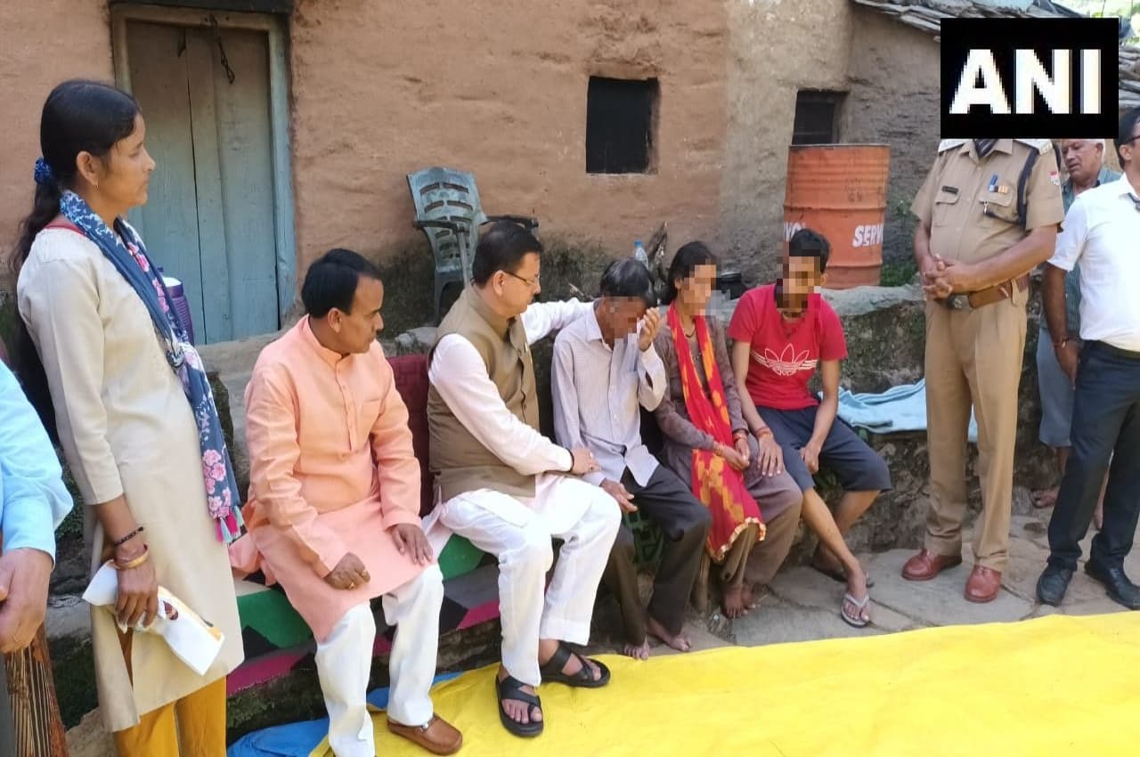 Ankita Murder Case: अंकिता के माता-पिता से मिले CM धामी, कहा- राज्य और राज्य सरकार आपके साथ है