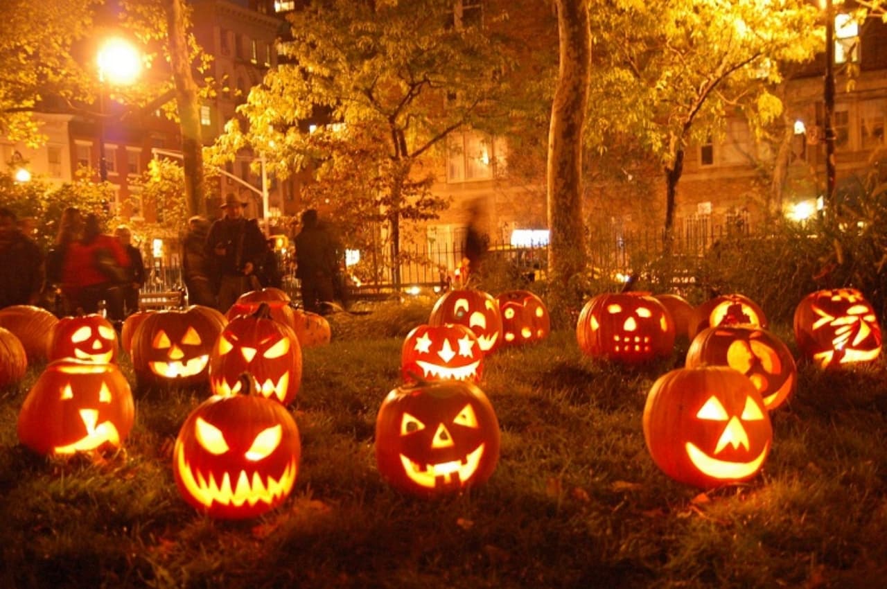 Halloween 2022: क्या है इस भूतिया रात की कहानी, क्यों बुरी आत्माओं के लिए जश्न मनाते हैं इन देशों के लोग?