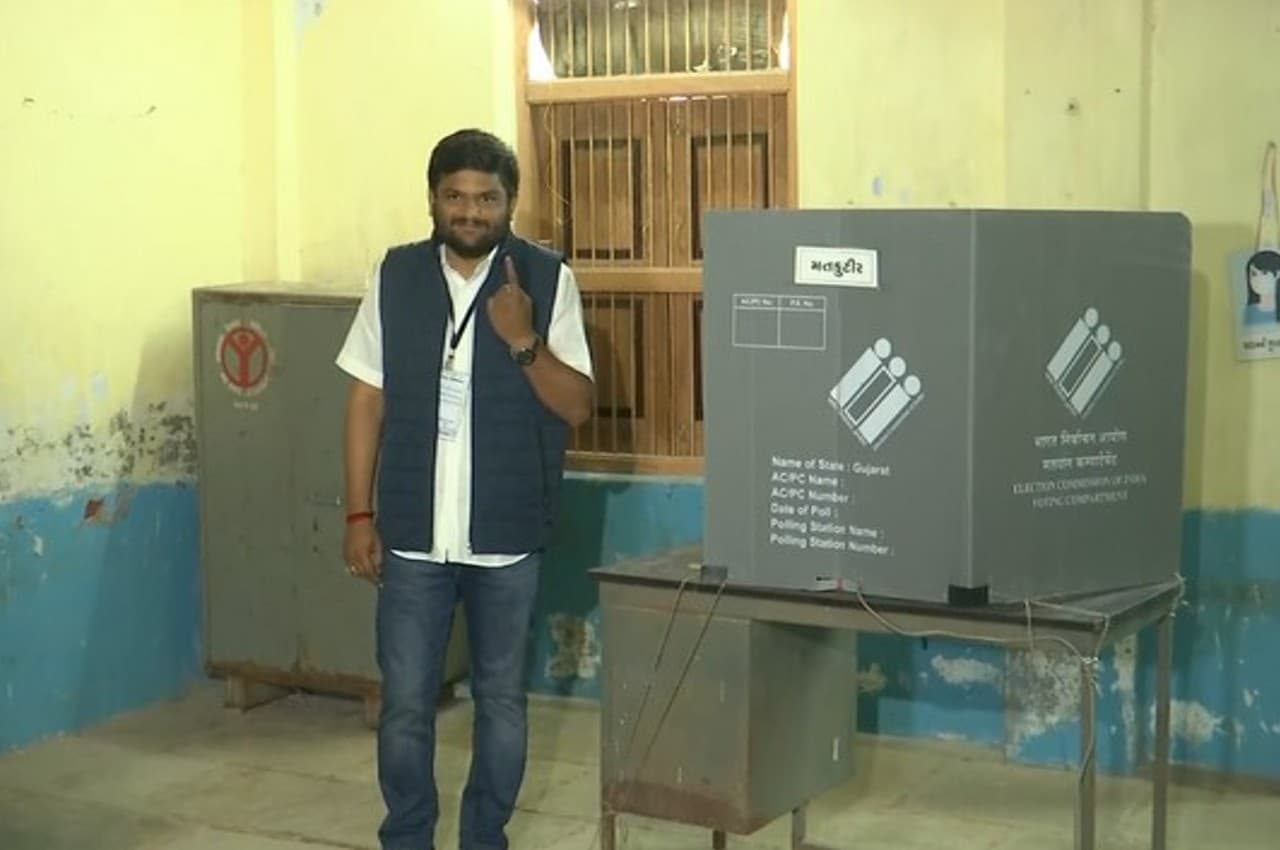 Gujarat Election: हार्दिक पटेल ने वोट डालने के बाद किया दावा, बोले- बीजेपी इस बार 150 सीटें जीतेगी
