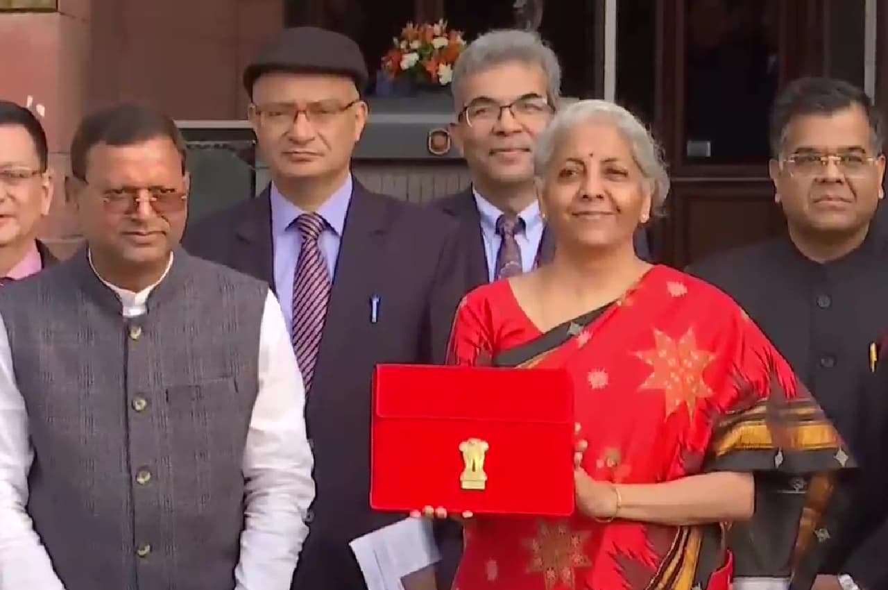 Railway Budget 2023: बढ़ेगा रेलवे का बजट, पूरे होंगे अधूरे प्रोजेक्ट, क्या ट्रेनों की संख्या में होगा इजाफा?
