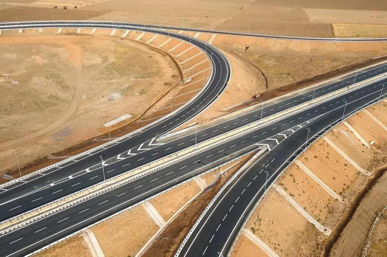 Delhi-Mumbai Expressway Delhi-Mumbai Expressway