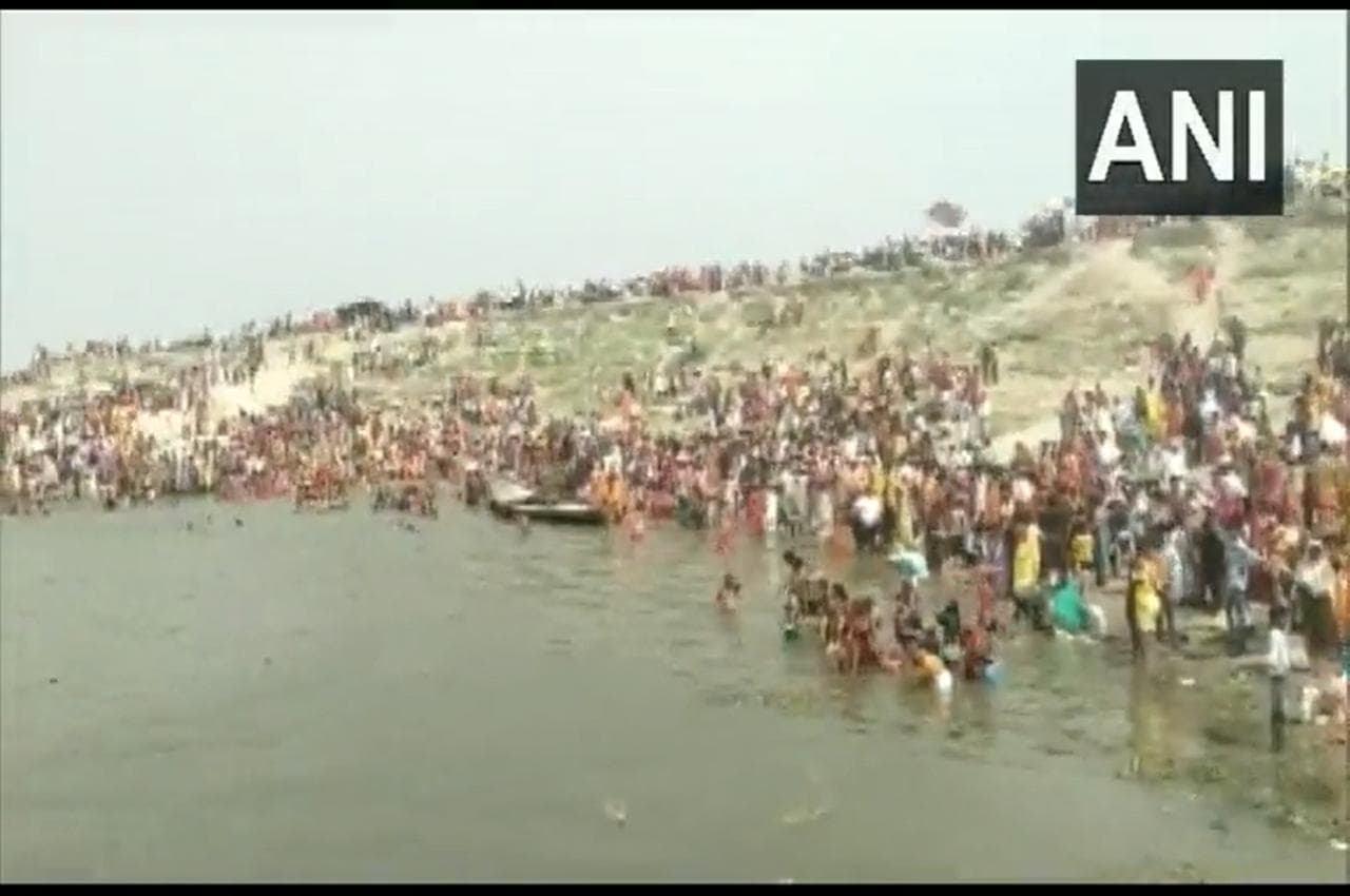 UP News: बलिया में दर्दनाक हादसा; 30 सवारियों से भरी नाव गंगा में पलटी, 3 की मौत