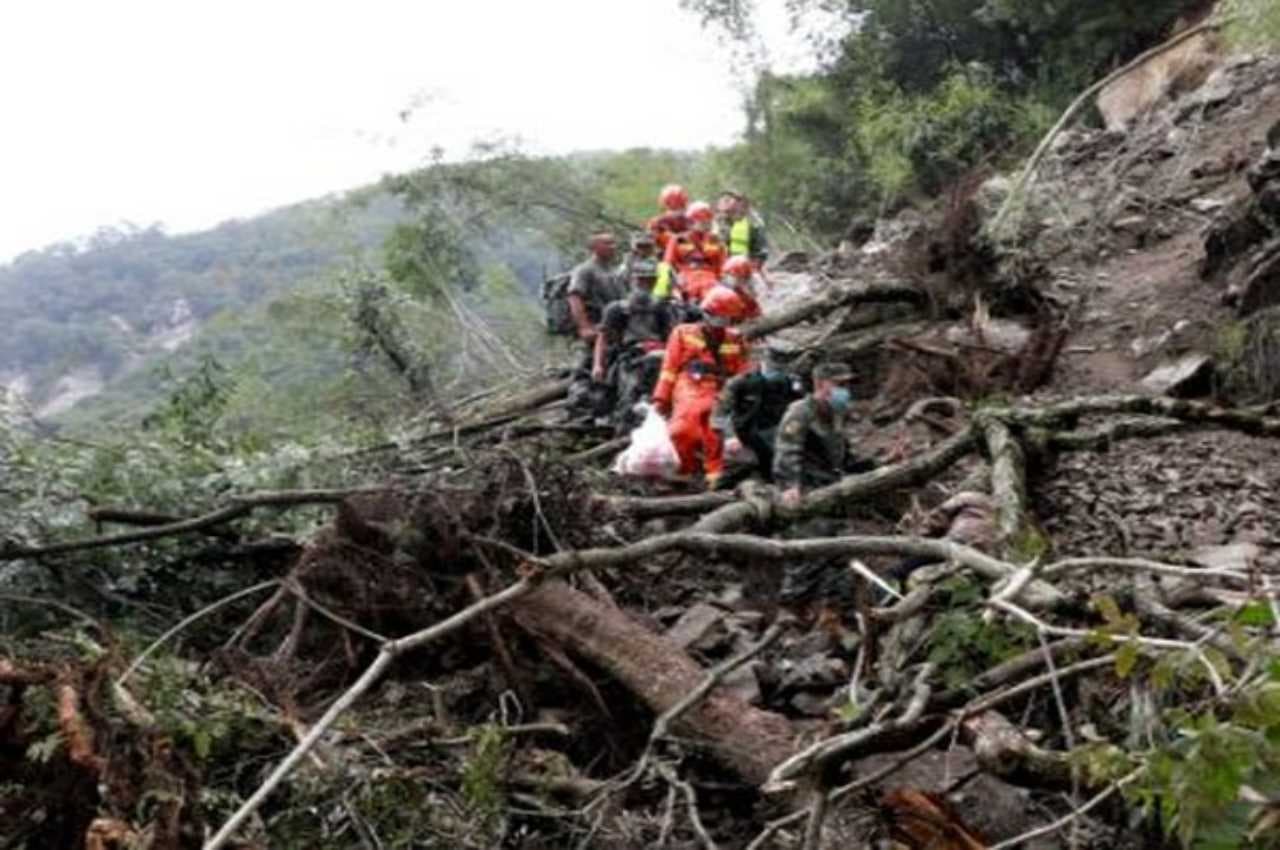 China mountain collapse, China landslide, Mountain collapse in China China mountain collapse, China landslide, Mountain collapse in China