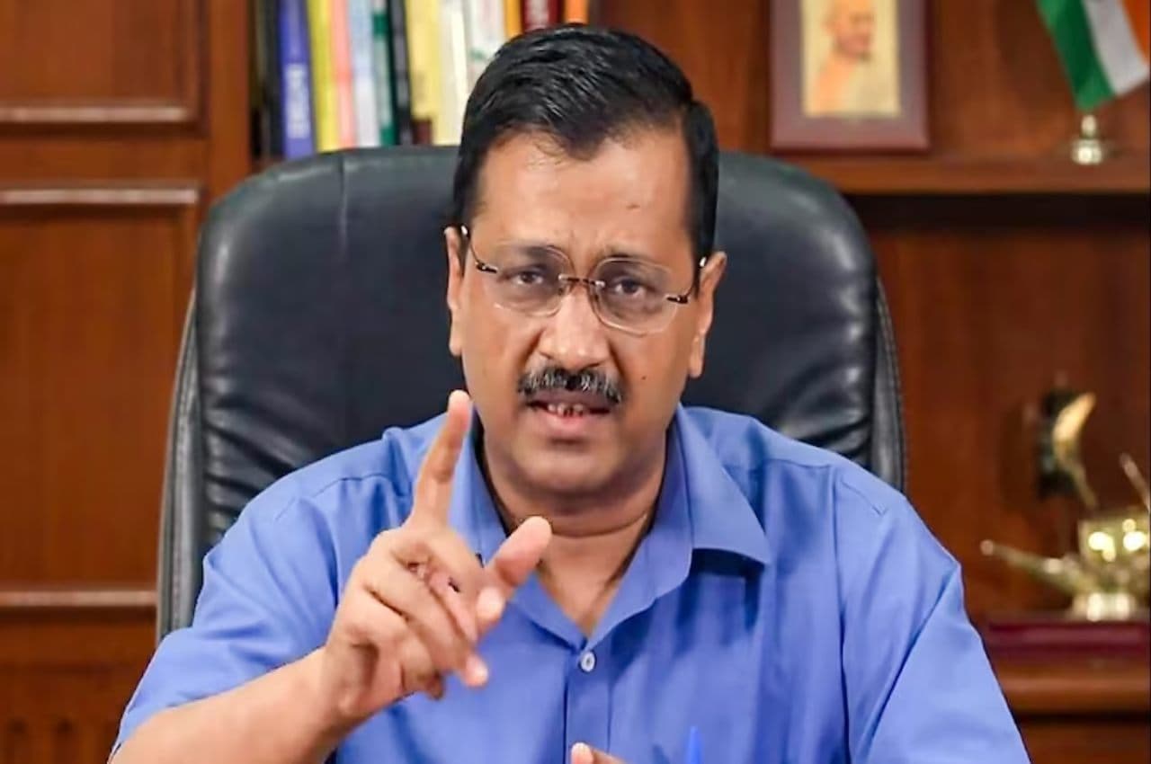 'कानून व्यवस्था हमारे पास होती तो दिल्ली सबसे सुरक्षित होती', आरके पुरम डबल मर्डर केस पर बोले केजरीवाल
