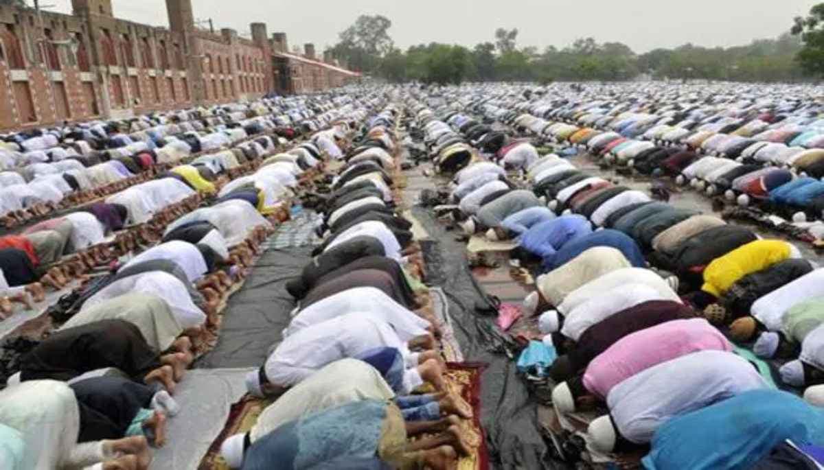 High Court Angry Demand Separate Room For Namaz High Court Angry Demand Separate Room For Namaz