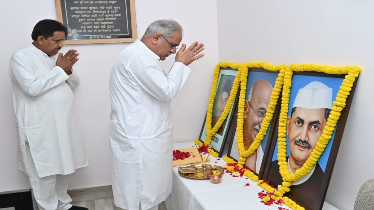 सीएम बघेल ने महात्मा गांधी, लाल बहादुर शास्त्री और शायर हाजी हसन अली को उनकी जयंती पर किया नमन