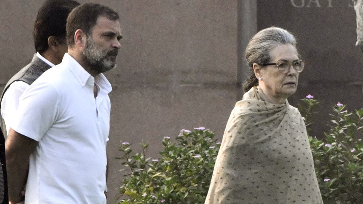 सोनिया गांधी और राहुल गांधी को ED से बड़ा झटका, यंग इंडिया की 751 करोड़ की संपत्ति जब्त
