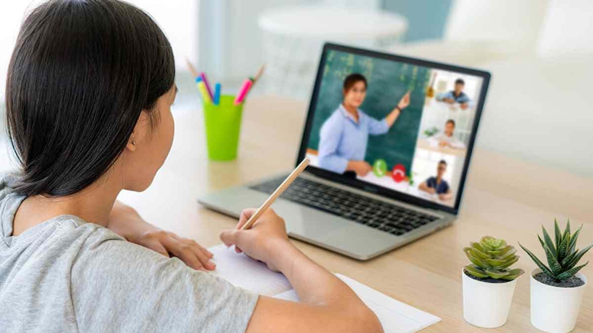 Principal got furious after hearing child's question during online class Principal got furious after hearing child's question during online class