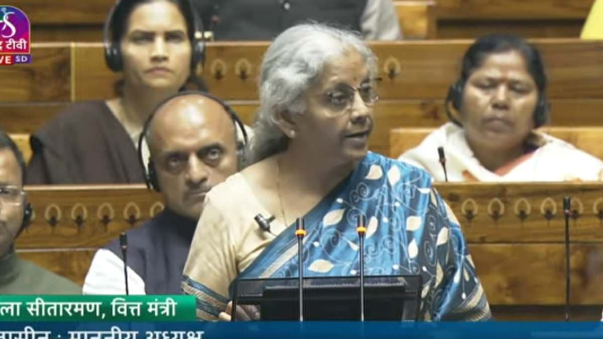 Rail Budget: वंदे भारत ट्रेन की तरह अपग्रेड होंगी रेलवे की 40 हजार सामान्य बोगियां, रेलवे के लिए और क्या है बजट में