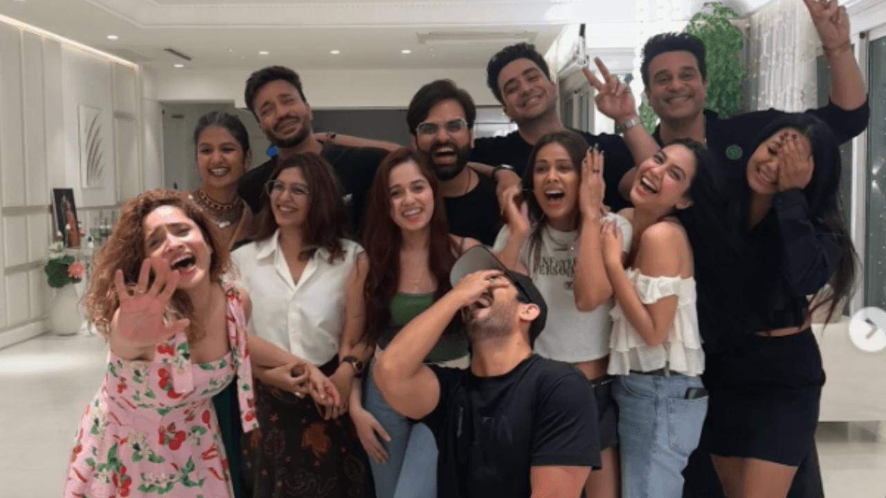 Laughter Chefs के सेलेब्स जाते-जाते नम कर गए आंखें, Nia Sharma के 'गुड बाय' पोस्ट ने फैंस को रुला दिया!