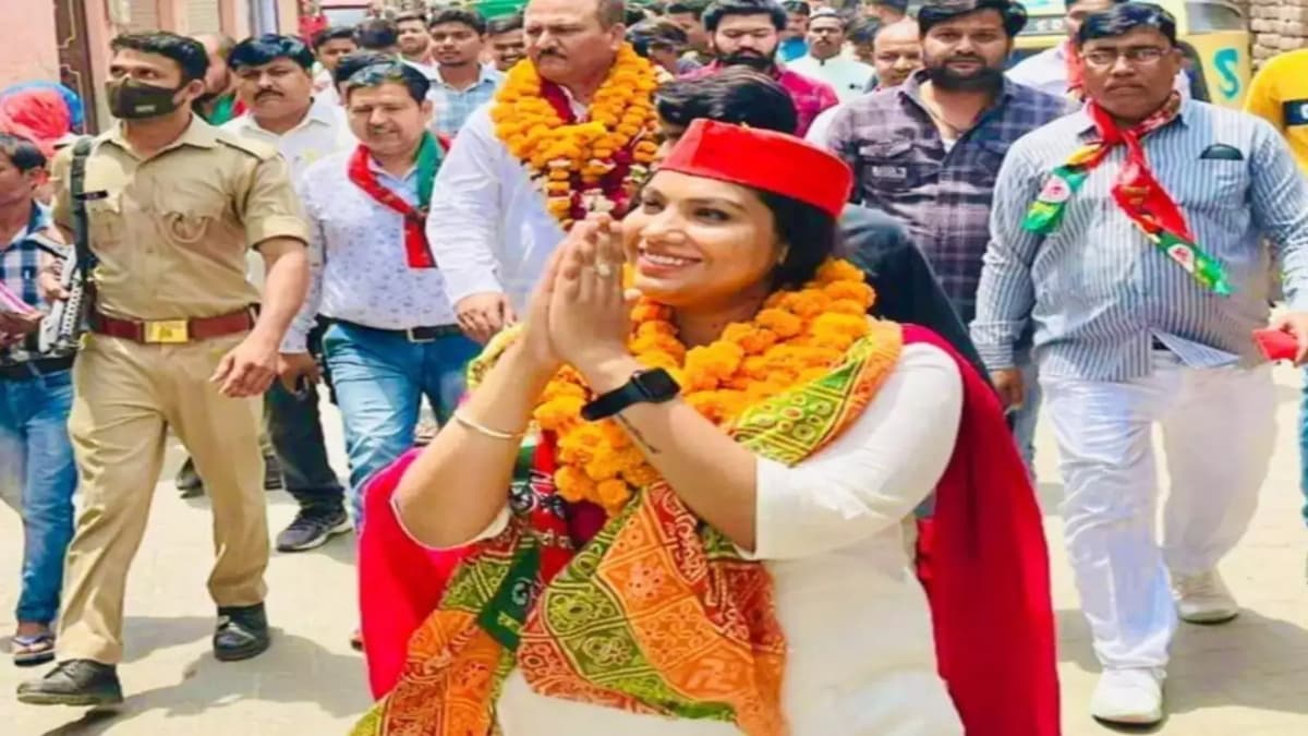 सपा नेत्री जूही प्रकाश के पति के खिलाफ FIR, आरोप- 50 लाख मांगे, मारपीट कर घर से निकाला