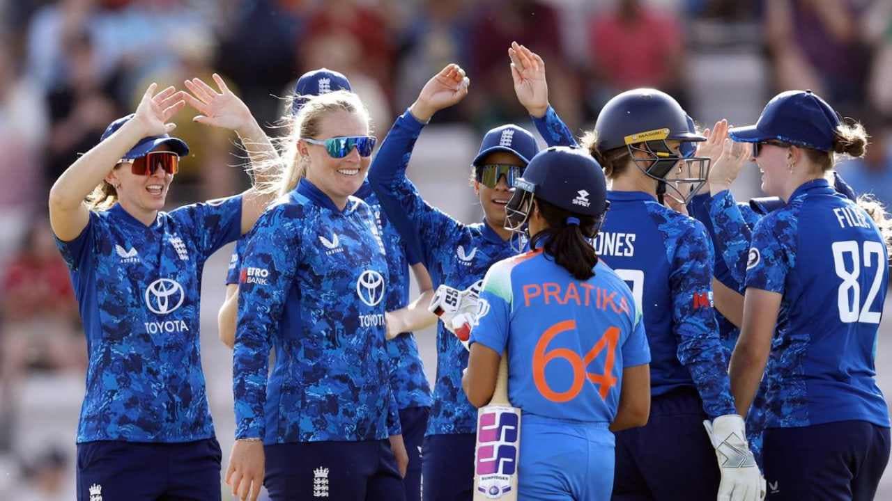 IND W vs ENG W: बारिश से बाधित मैच में टीम इंडिया के साथ हुआ खेल, 8 विकेट से जीता इंग्लैंड