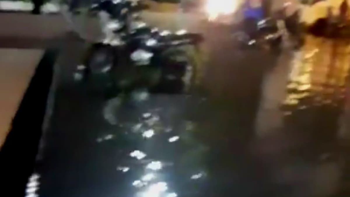 ग्रेटर नोएडा वेस्ट की किस सोसायटी में पानी हुआ ओवरफ्लो, बारिश ने बढ़ाई परेशानी