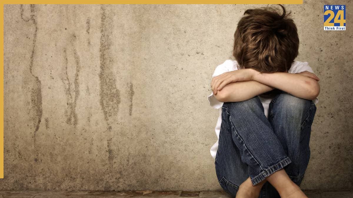 8 साल के बच्चे संग गंदी हरकत, नमाज पढ़ाना सिखाने के बहाने छत पर ले गया था आरोपी, जानें कहां की है ये घटना?