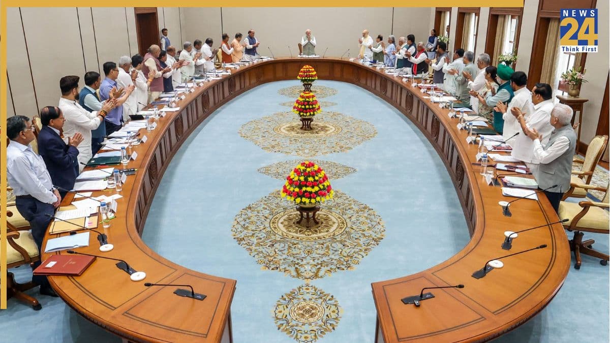 कौन कितने नंबर पर? कैबिनेट मीटिंग में मंत्रियों की सोशल मीडिया परफॉर्मेंस का हुआ ऑडिट; कौनसी पोजिशन पर हैं PM मोदी