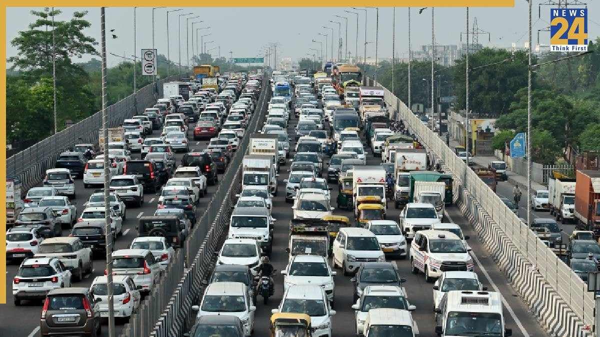 Delhi Traffic Alert: दिल्ली में INDIA ब्लॉक के प्रदर्शन के चलते कई रूट रहेंगे डायवर्ट, पढ़ें ट्रैफिक पुलिस की एडवाइजरी