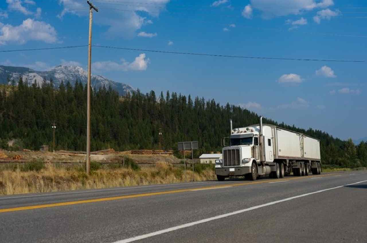 Bulgaria Bulgaria, Abandoned truck, 18 people found dead, child died, 18 migrants, Sofia
