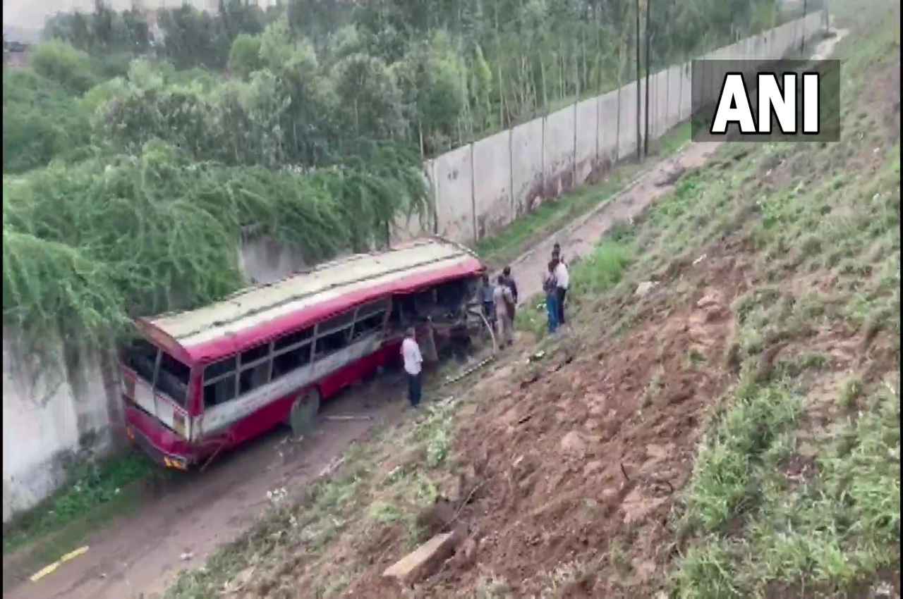 Aligarh Roadways bus Accident