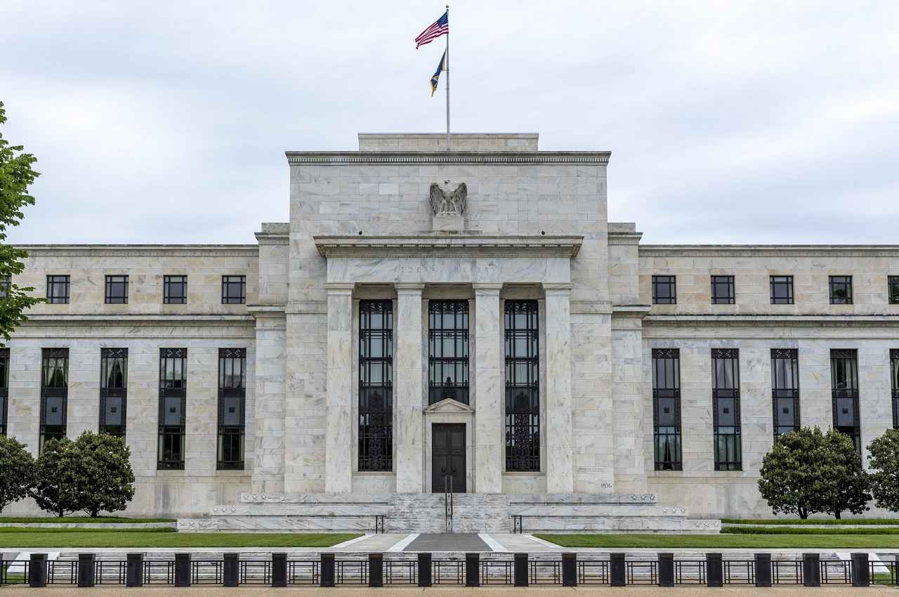 US Federal Reserve: महंगाई रोकने के लिए US फेड ने फिर 0.75% बढ़ाई ब्याज दर, जानें इसका क्या होगा असर