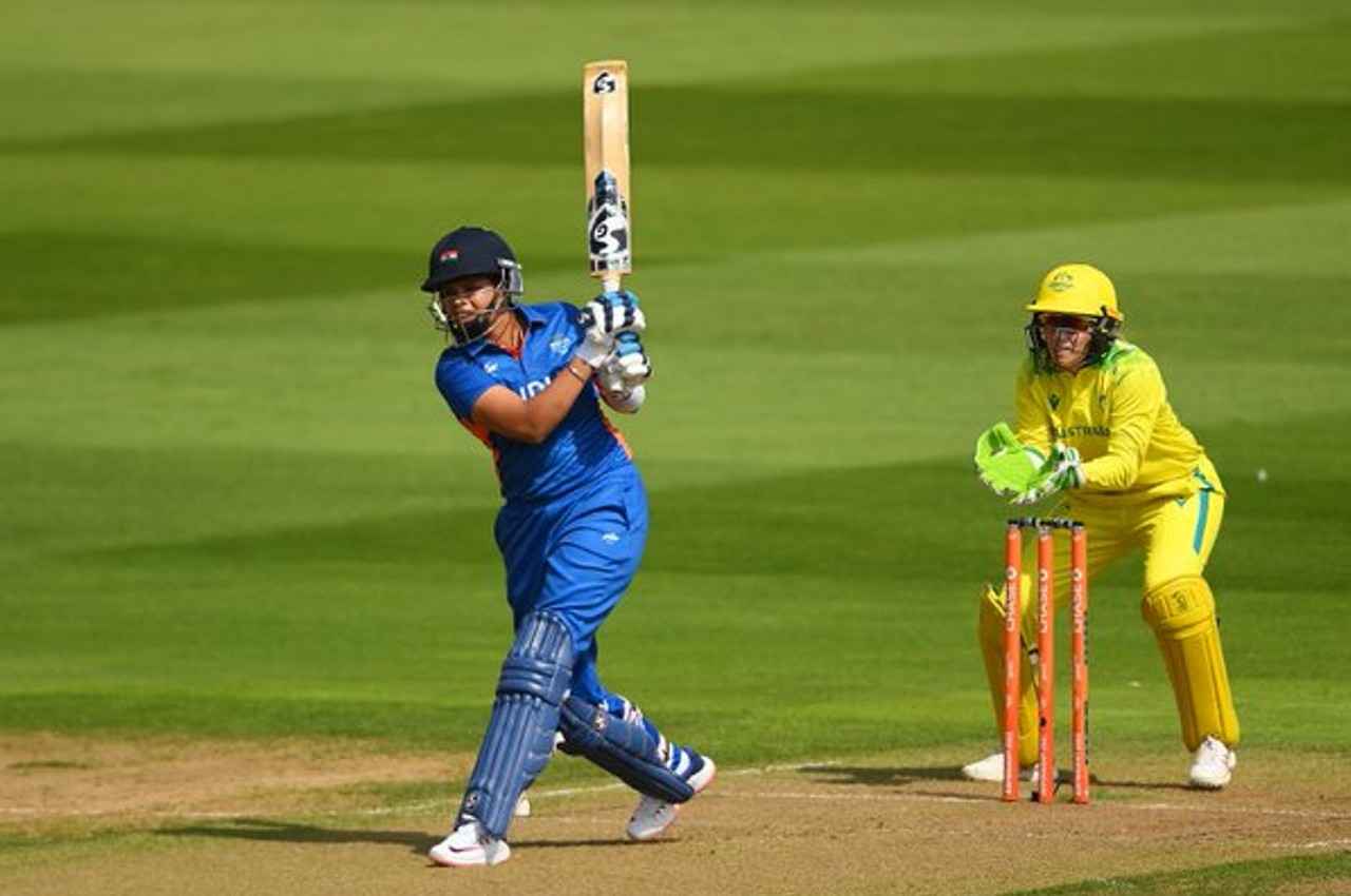 Ind Vs Aus LIVE Score: ऑस्ट्रेलिया को 155 रनों का टारगेट, शैफाली-कौर ने खेली शानदार पारी