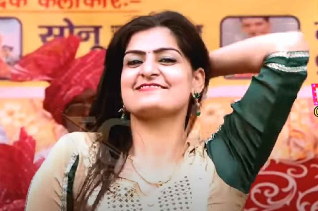 Haryanvi Hot Dance Video: Monika Choudhary का कयामत, महफिल में उड़ाया गर्दा