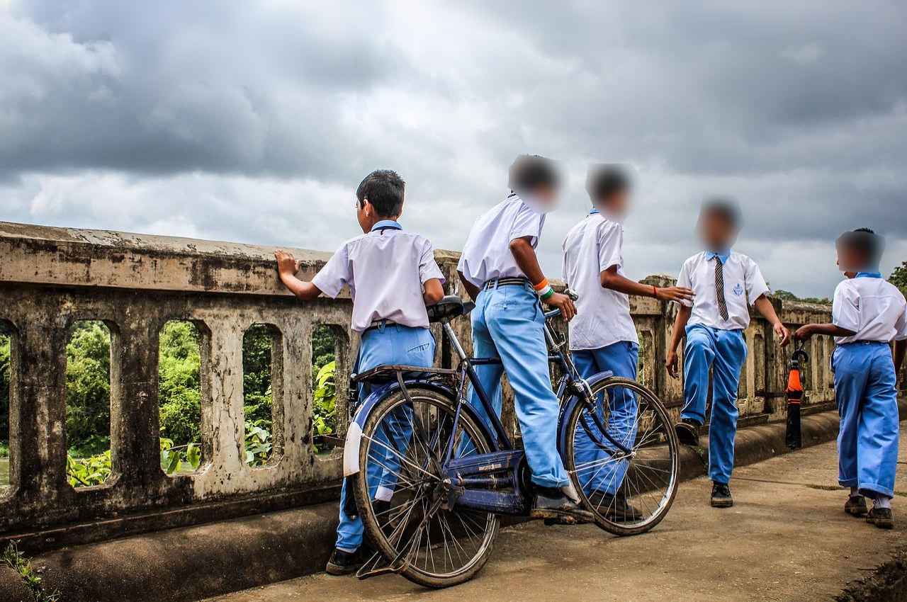 Lucknow: स्कूल यूनिफॉर्म में बंक मारा तो लगेगी क्लास, जानें अब क्या है नया आदेश