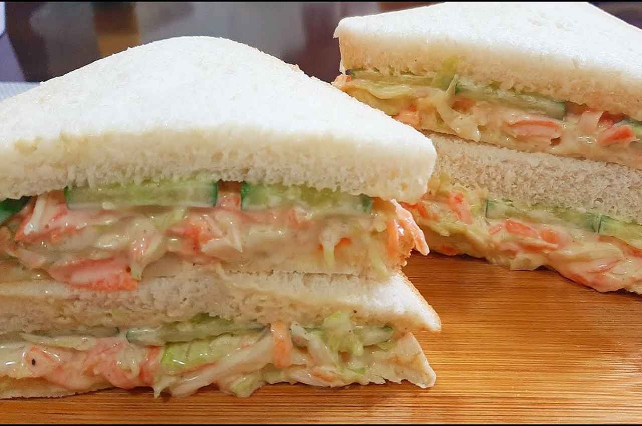 Coleslaw Sandwich Recipe: दिन की हेल्दी शुरूआत करें स्वाद और पोषण से भरपूर कोलस्लॉ सैंडविच के साथ, जानें रेसिपी