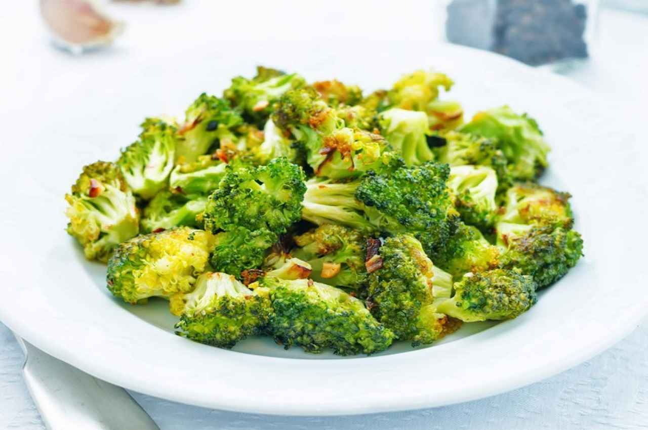 Spicy Broccoli Recipe: स्नैक में कुछ चटपटा खाने का मन हैं, तो झटपट बनाएं चटपटी ब्रोकली, जानें रेसिपी