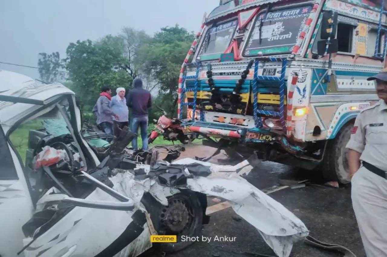 MP: माता के दर्शन कर लौट रहे थे 3 दोस्त, अचानक ट्रक की टक्कर से तीनों की मौत