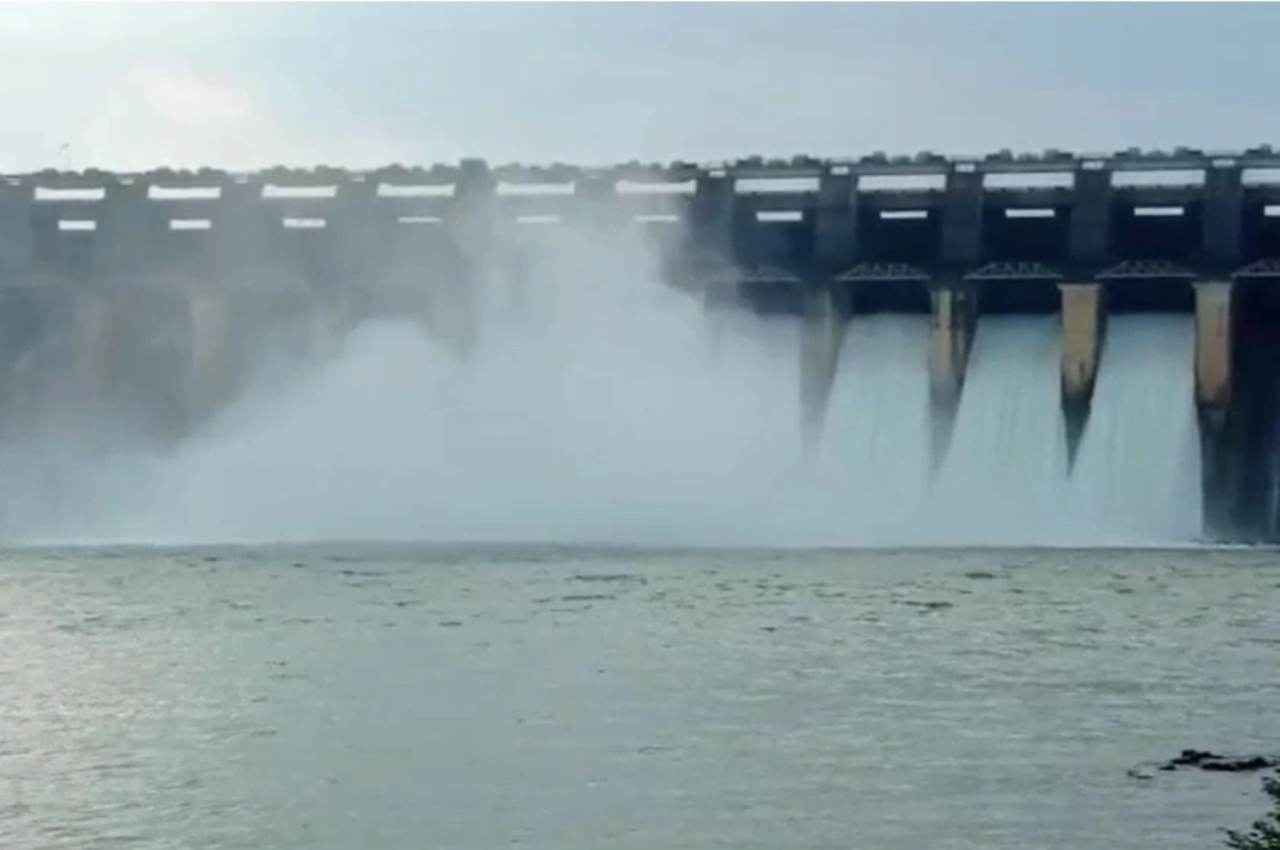 MP में बारिश से तांडव, बरगी डैम के खोले 13 गेट, नरसिंहपुर, होशंगाबाद में अलर्ट जारी