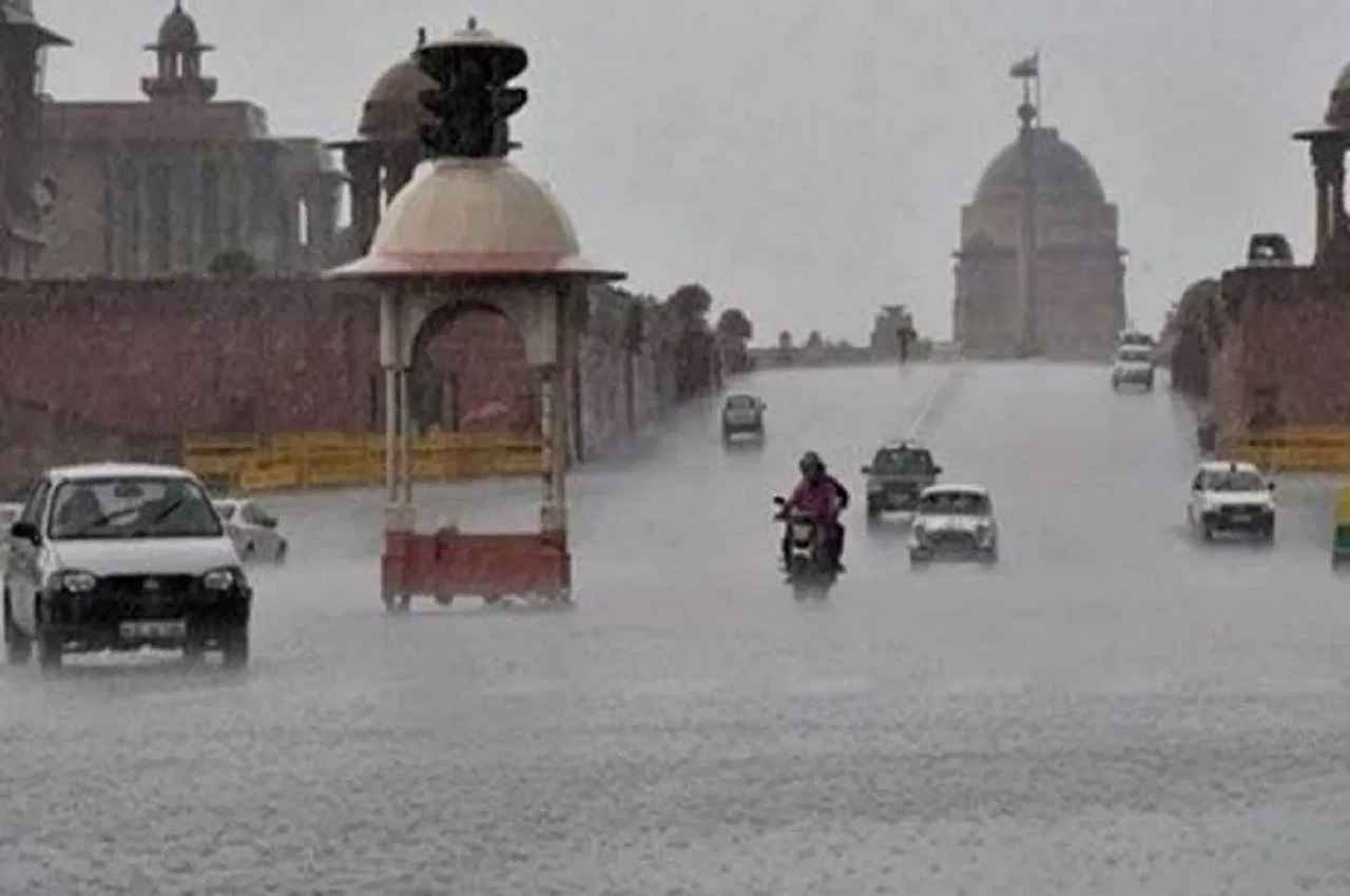 Delhi weather update: राजधानी में आज हल्की बारिश की संभावना, पढ़ें- IMD का पूर्वानुमान