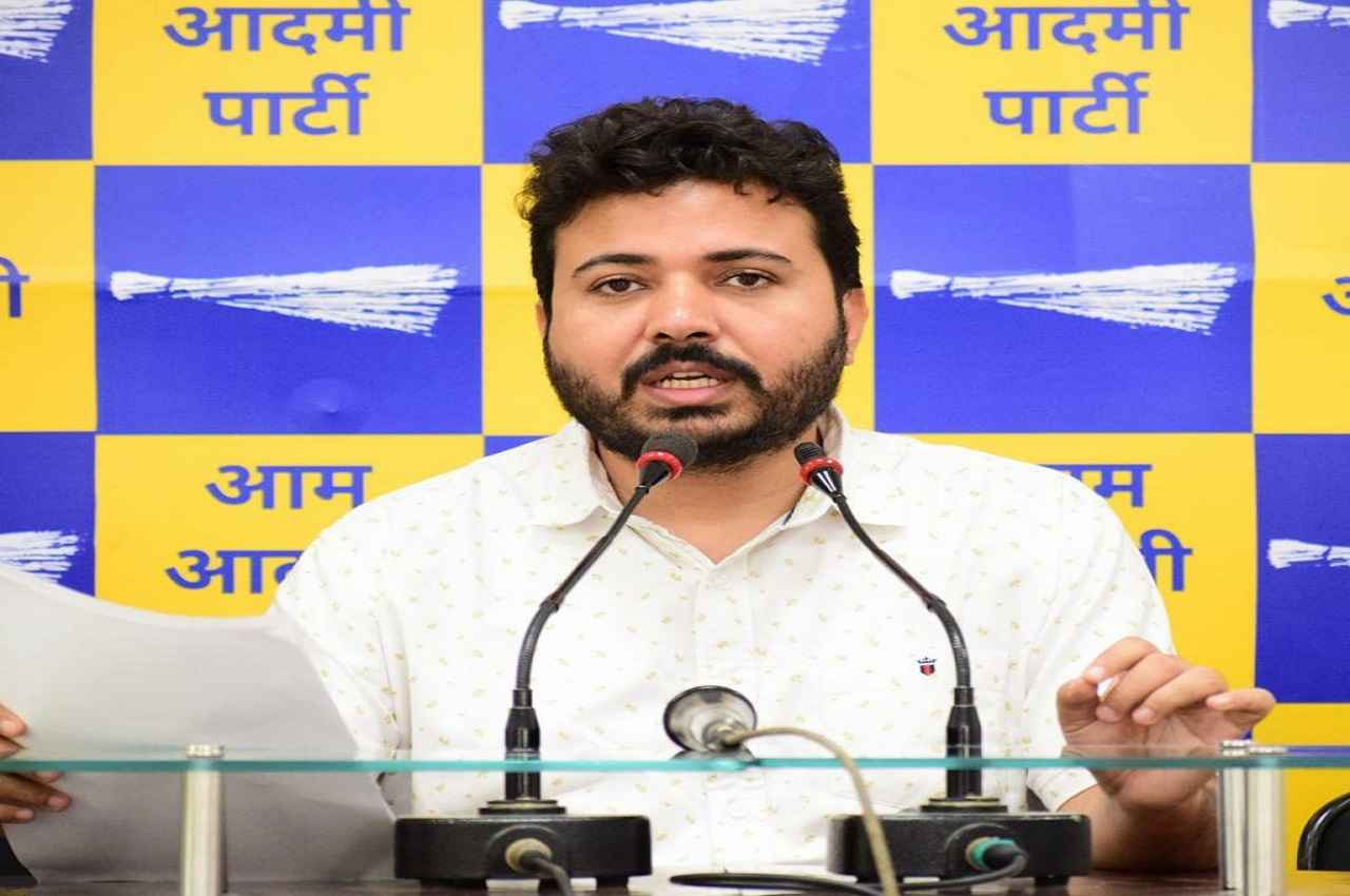 एमसीडी पर आरोप- दुर्गेश पाठक
