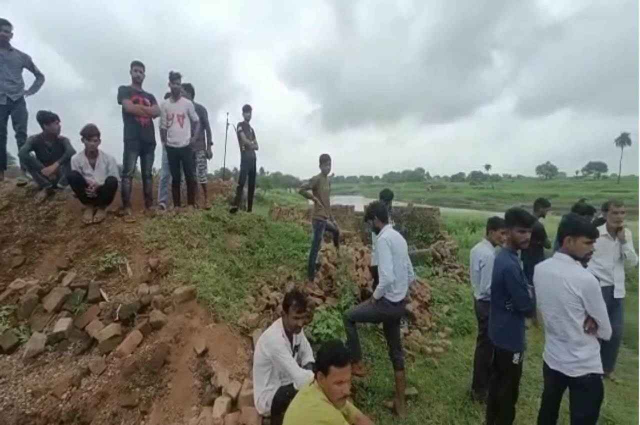 Madhya Pradesh: चंबल नदी में डूबे दो बच्चे , मची चीख-पुकार
