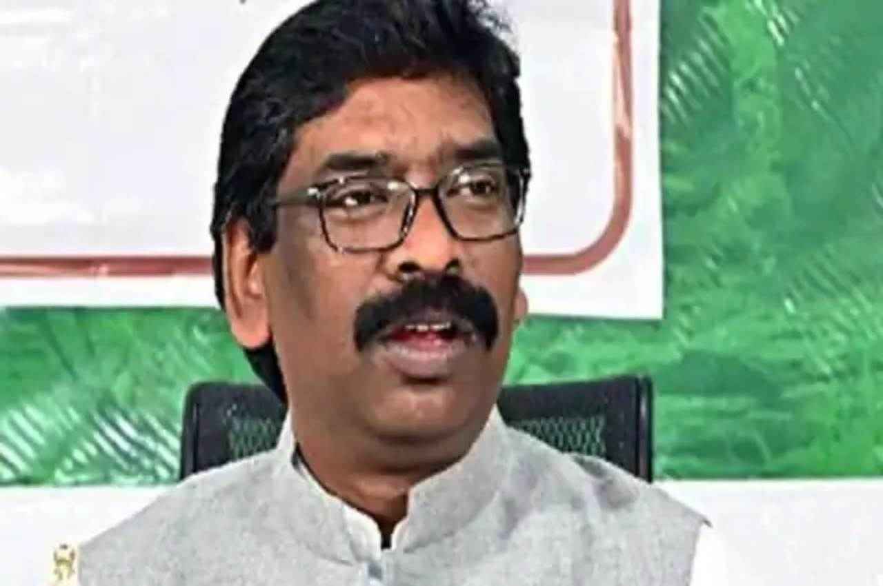 9 घंटे की पूछताछ के बाद ED दफ्तर से निकले सीएम हेमंत सोरेन
