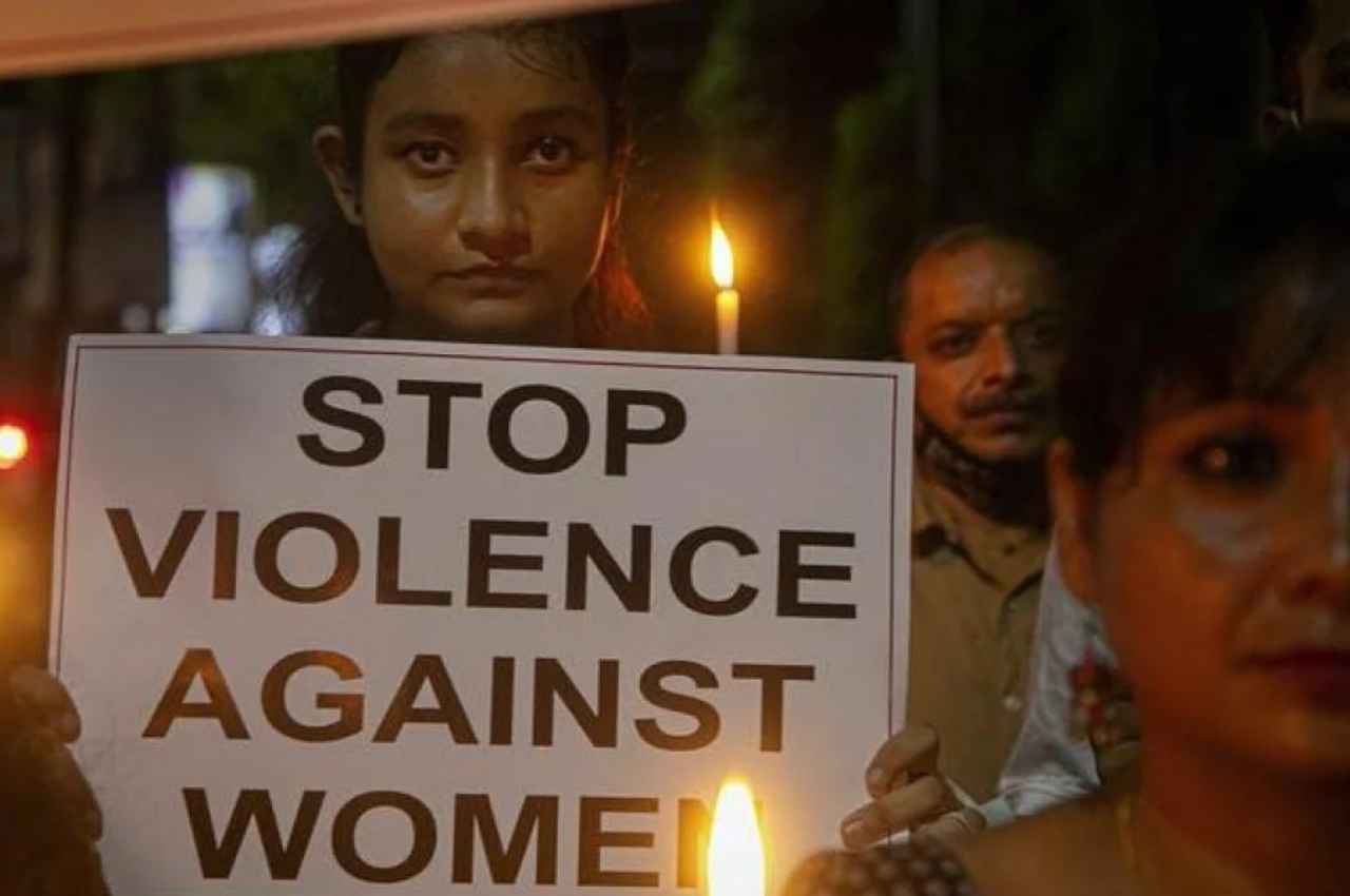 NCRB Report 2021: देश में महिलाओं के खिलाफ बढ़ा अपराध, राज्यों के आंकड़े डराने वाले