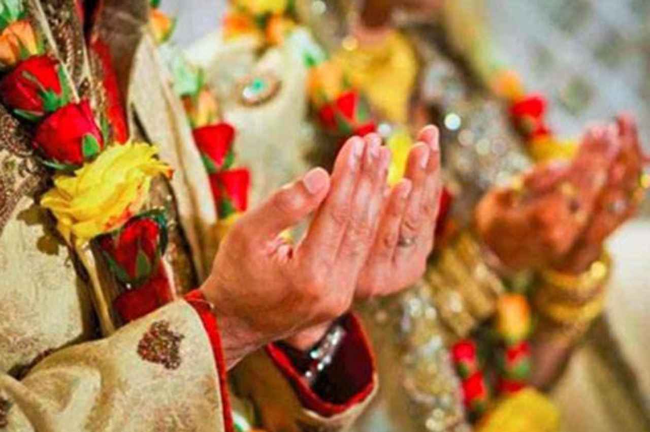 Sitapur: बाप के 5वें निकाह में चुपके से बाराती बनकर पहुंचे उसके 7 बच्चे, फिर हुई जूतमपैजार