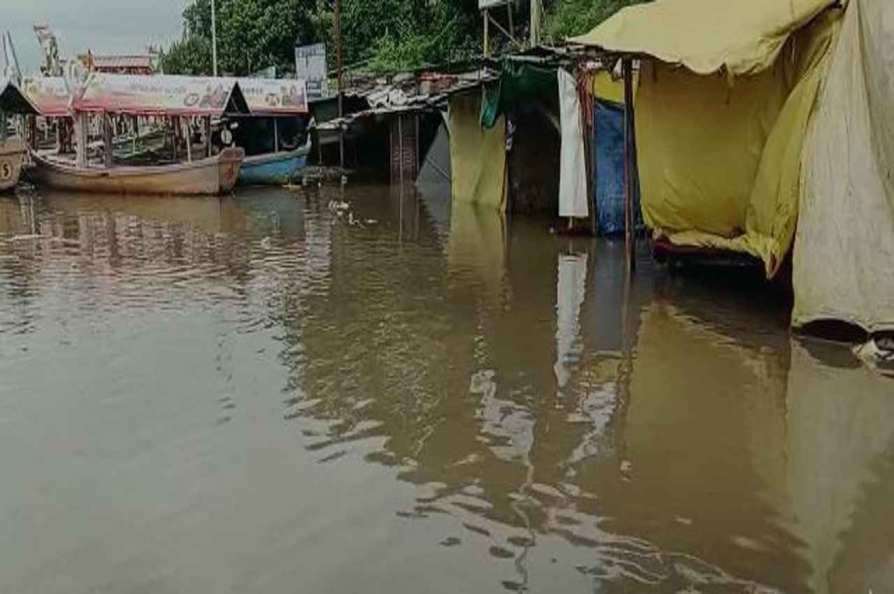MP Weather Alert: मौसम विभाग ने बारिश को लेकर जारी किया रेड अलर्ट, सीएम शिवराज ने स्थिति का लिया जायजा