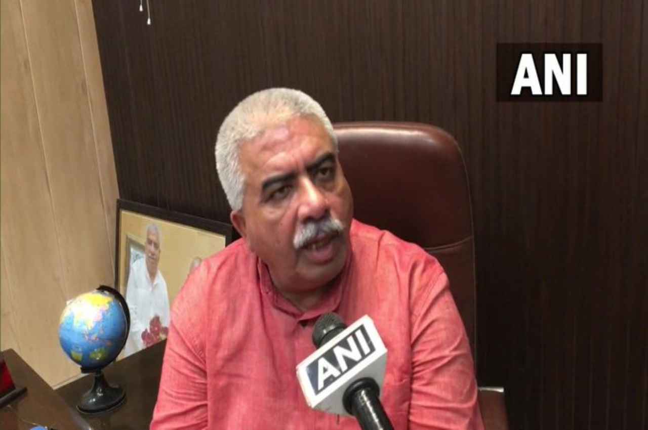 Arms Act Case: उत्तर प्रदेश के मंत्री राकेश सचान को एक साल की सजा, जुर्माना भी लगा