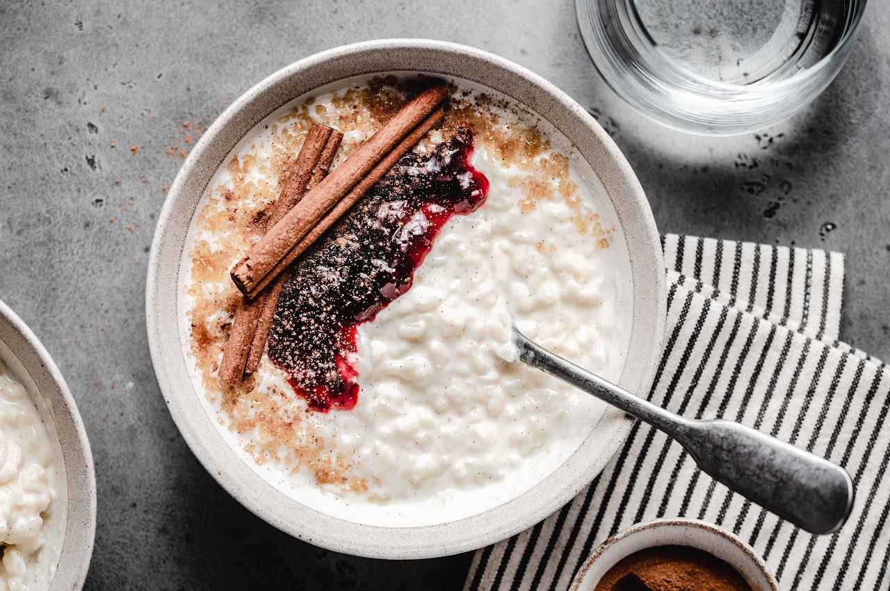 Rice Pudding Recipe: रात के बचे हुए चावलों से मीठे में बनाएं डिलीशियस राइस पुडिंग, जानें रेसिपी