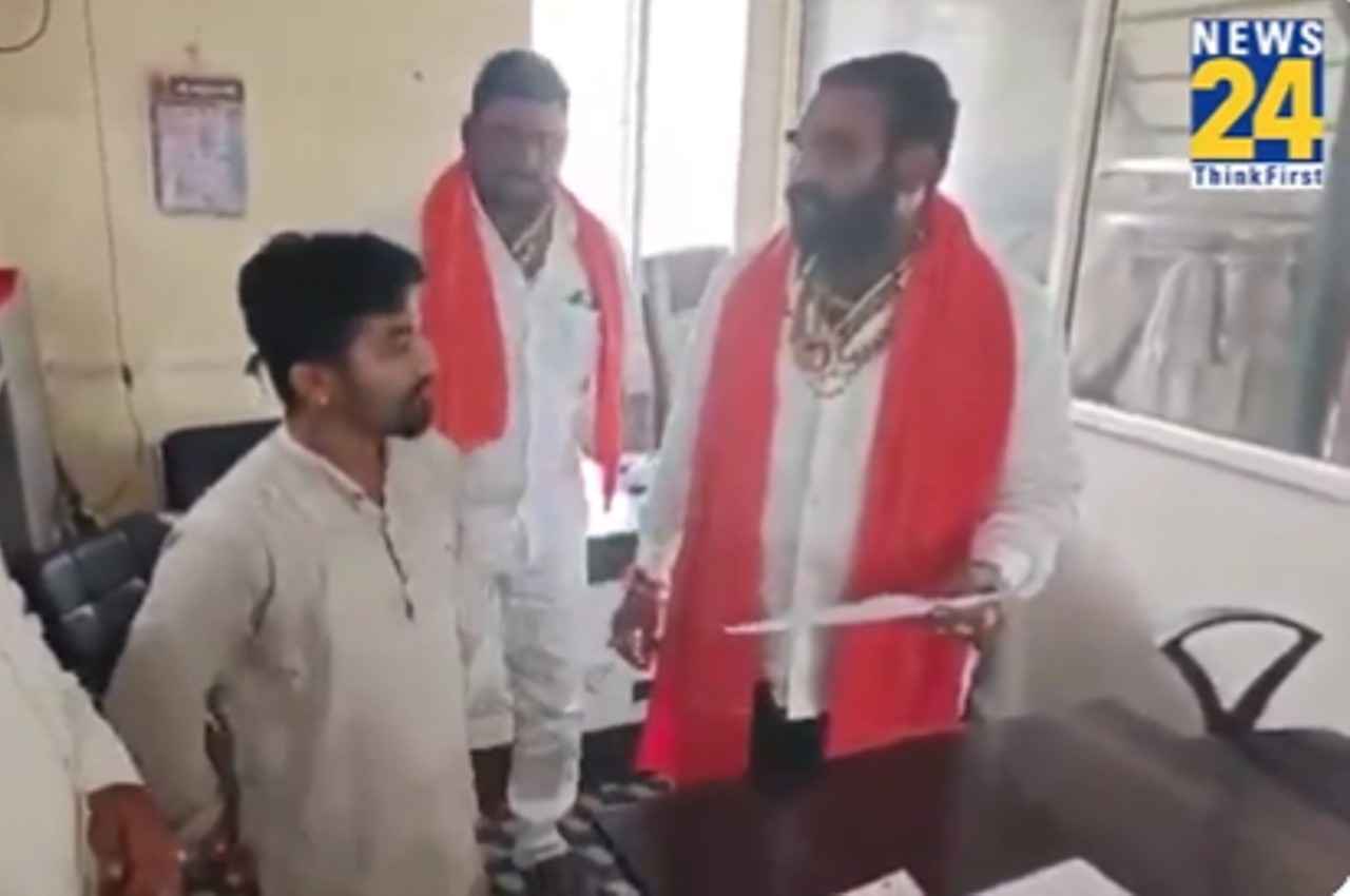 महाराष्ट्र: शिंदे गुट के MLA संजय बांगर की गुंडागर्दी, मिड डे मील के ठेकेदार को पीटा