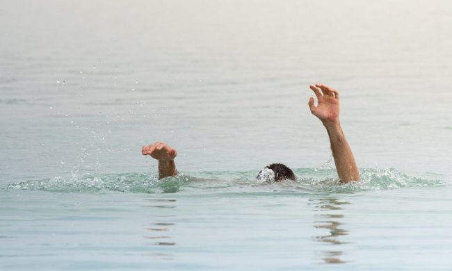 Two tourists who came to visit Mount Abu died