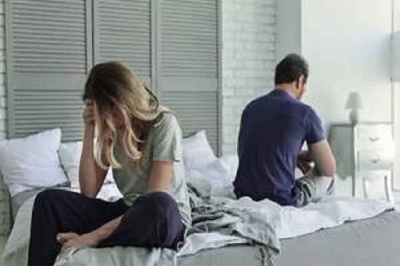 Vastu Tips: बेडरूम के ये 7 वास्तु दोष दांपत्य जीवन में घोलते हैं जहर, ऐसे करें समाधान