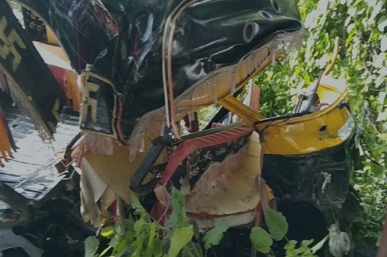 MP News: दर्दनाक हादसा! ट्रक ने ऑटो को मारी जोरदार टक्कर, 5 लोगों की मौके पर मौत