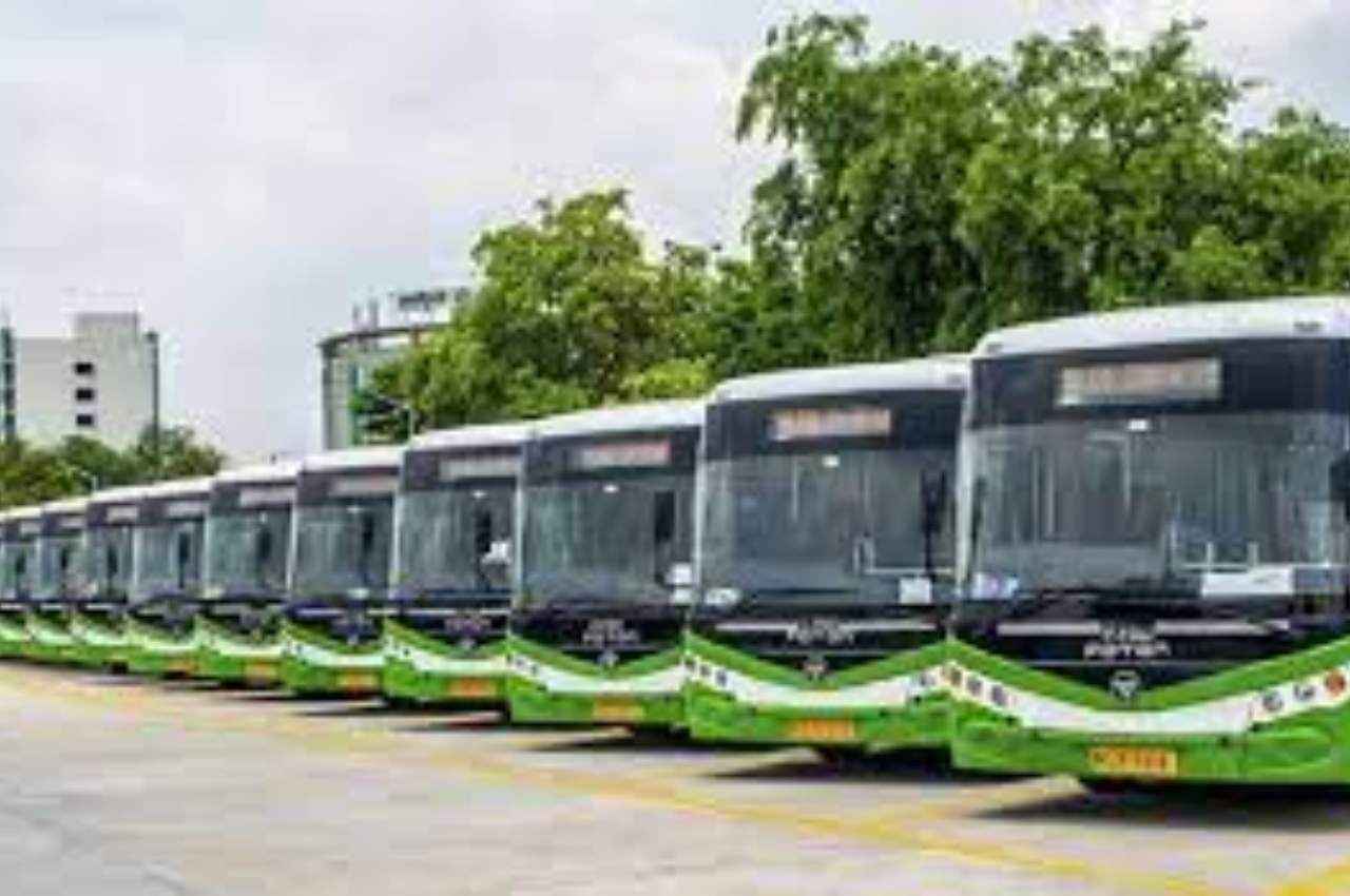 New Electric Buses: स्विच मोबिलिटी और 'चलो' में हुआ समझौता, सड़कों पर दौड़ेगी 5000 इलेक्ट्रिक बसें, जानें