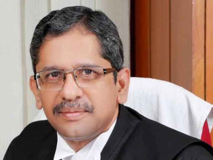 Chief Justice:  चीफ जस्टिस रमना बोले- सीनियर एडवोकेट को तत्काल सूची में मामले उल्लेख करने की अनुमति नहीं