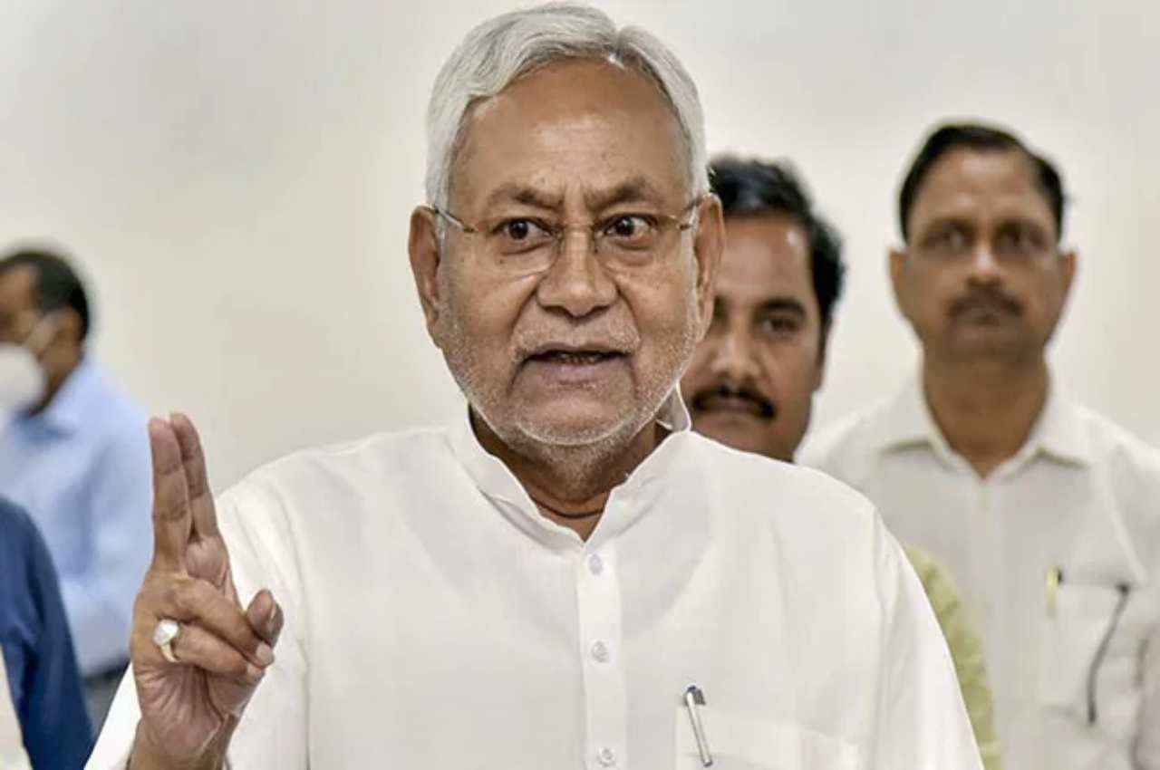 बिहार में सियासी हलचल, BJP से फिर नाता तोड़ेंगे नीतीश कुमार, RJD के साथ सरकार बनाने की तैयारी!
