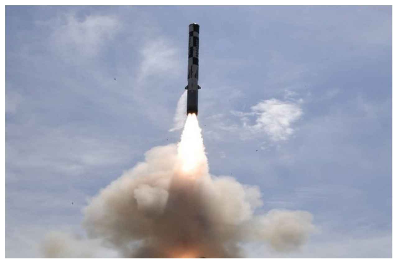 IAF: गलती से पाकिस्तान पर ब्रह्मोस दागने वाले तीन वायु सेना अधिकारी बर्खास्त