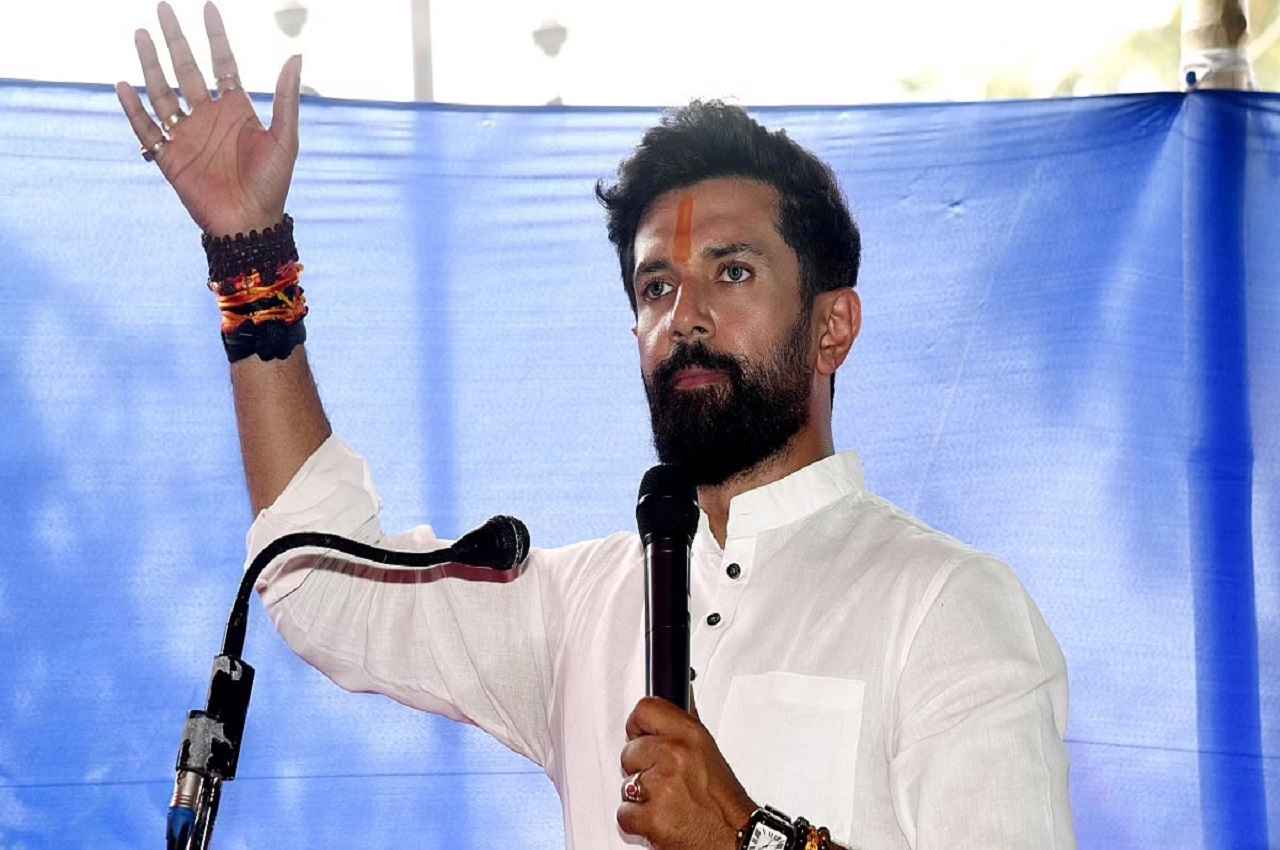 चिराग पासवान ने बिहार के मुख्यमंत्री नीतीश कुमार को अपने दम पर चुनाव लड़ने की चुनौती दी