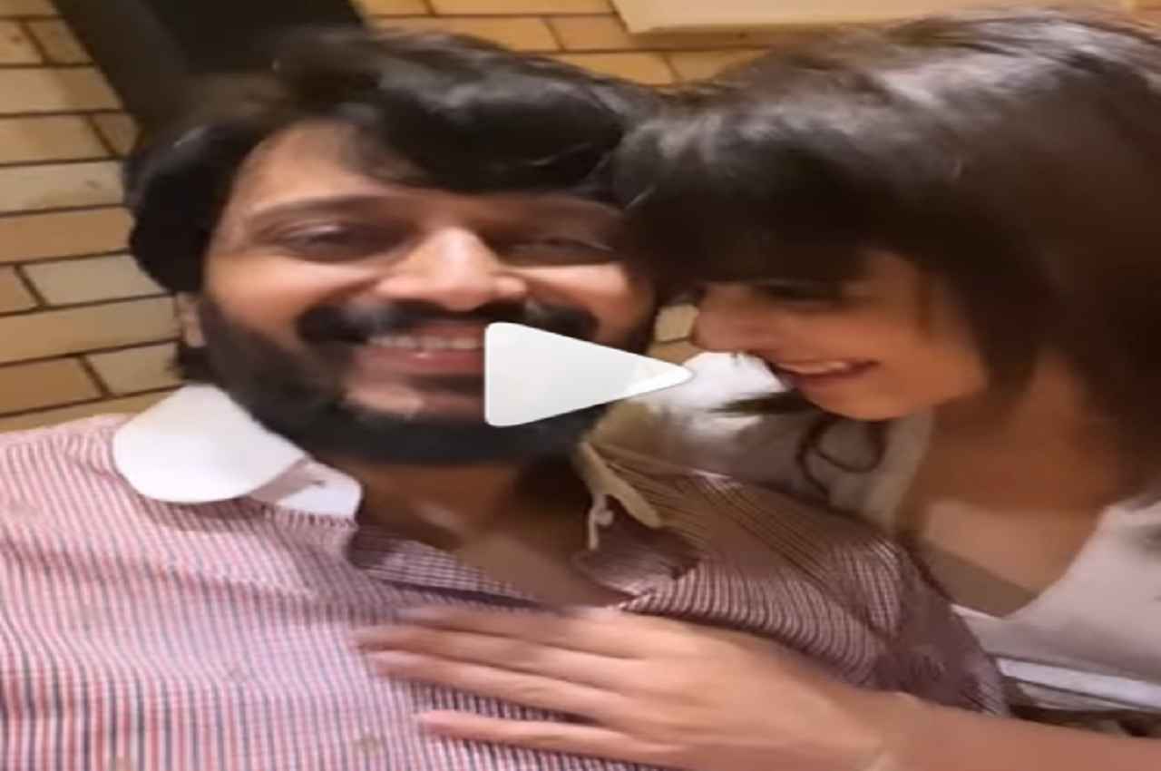 जेनेलिया डिसूजा को आया पति रितेश देशमुख पर प्यार, कैमरे के सामने हुए रोमांटिक