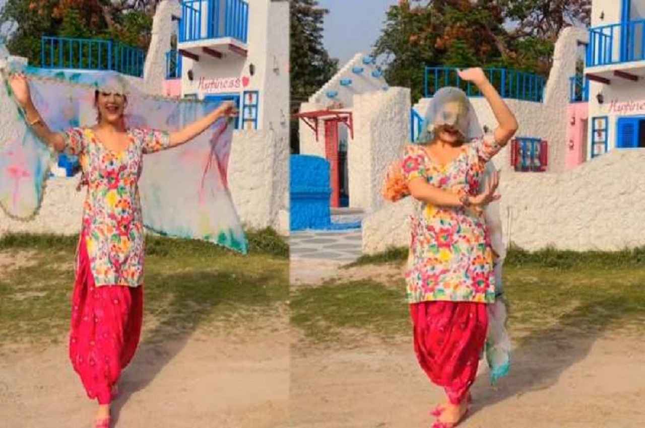 Sapna Chaudhary: पटियाला सूट पहन सिर पर ओढ़ चुनरिया सपना चौधरी 'गोरी नाचे' पर खूब नांची, ठुमकों से धड़क उठा दिल